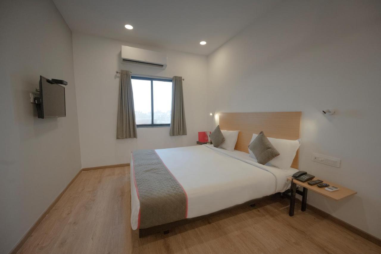 Hotel Signature Inn Nagpur Bagian luar foto